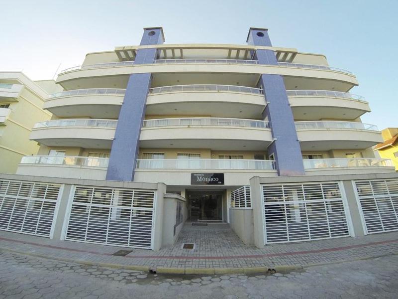 Ed Mônaco, 150 metros da praia de Bombas Bombinhas Exterior foto