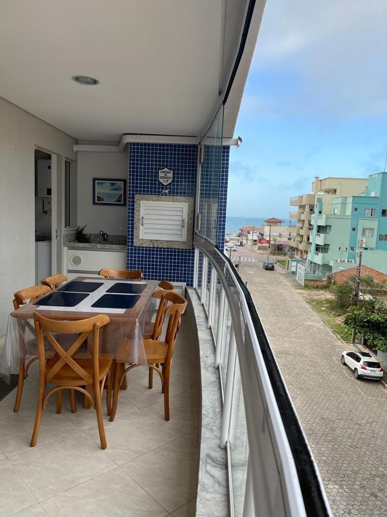 Ed Mônaco, 150 metros da praia de Bombas Bombinhas Exterior foto